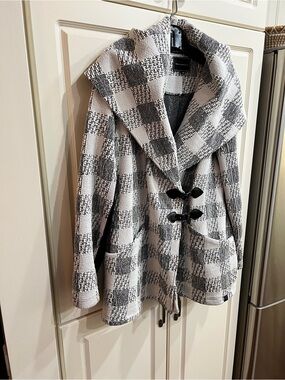 Cotton-polyester Black & White Plaid Toggle Coat